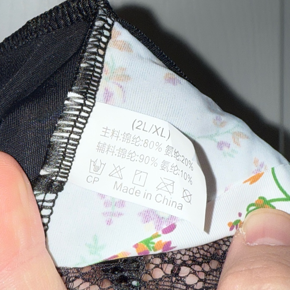 Black Lace Full-Coverage Bras with Mesh Overlays - Picture 4 of 4